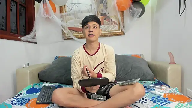 Snapshot of Felipe_Cold chatting on October 27, 3:42 am Felipe Cold online show from October 27, 3:42 am