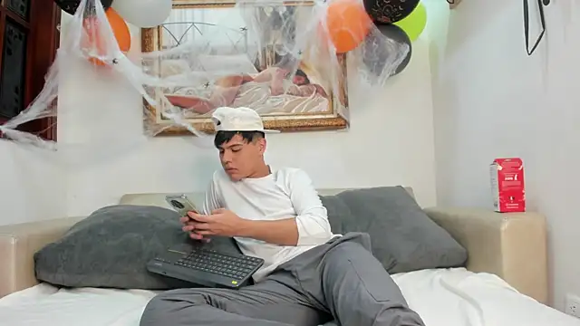 Snapshot of Felipe_Cold chatting on October 26, 3:41 am Felipe Cold online show from October 26, 3:41 am