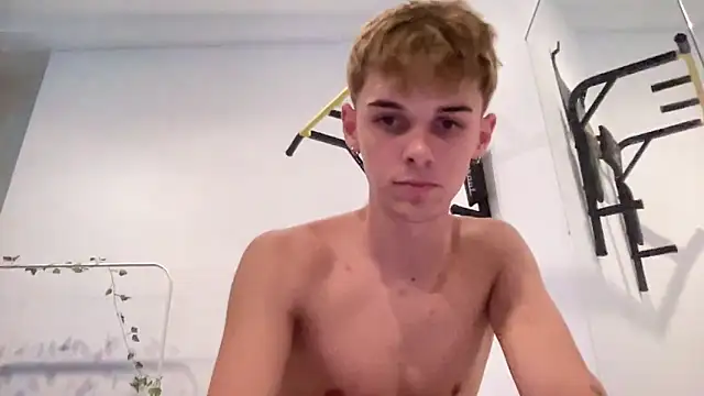 Snapshot of Milk_Guy chatting on September 16, 4:52 pm Milk Guy online show from September 16, 4:52 pm