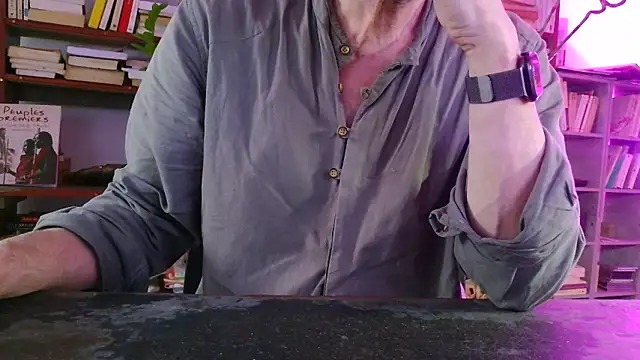 Snapshot of yvanbonar chatting on October 22, 1:59 pm yvanbonar online show from October 22, 1:59 pm