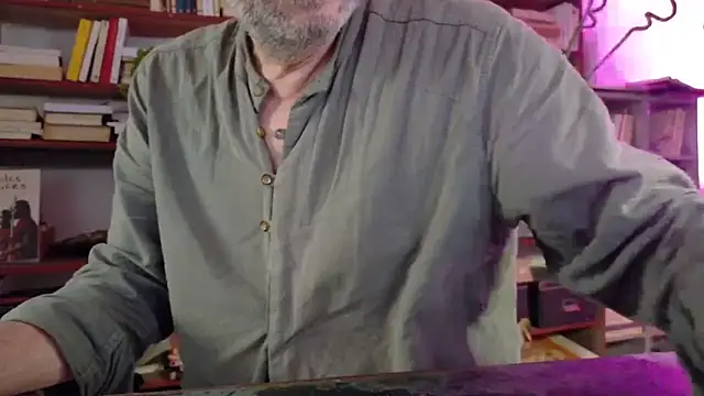 Snapshot of yvanbonar chatting on October 25, 2:41 pm yvanbonar online show from October 25, 2:41 pm