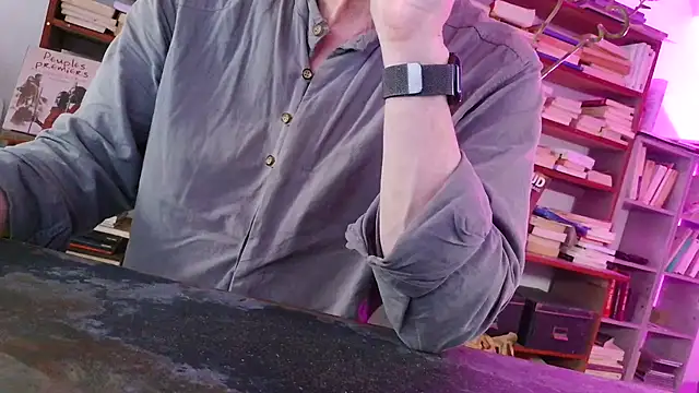 Snapshot of yvanbonar chatting on October 15, 10:56 am yvanbonar online show from October 15, 10:56 am