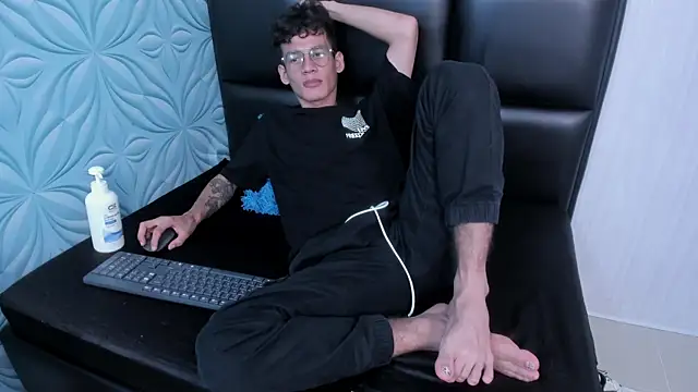 LittleMax23 online show from November 21, 4:33 am