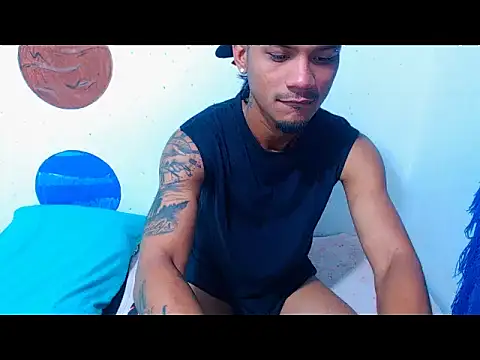 Snapshot of davidcutterr chatting on October 9, 6:57 pm davidcutterr online show from October 9, 6:57 pm