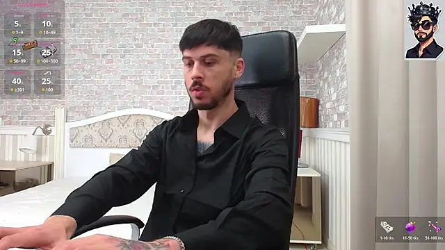 Snapshot of JonahShaw chatting on October 27, 5:21 am JonahShaw online show from October 27, 5:21 am