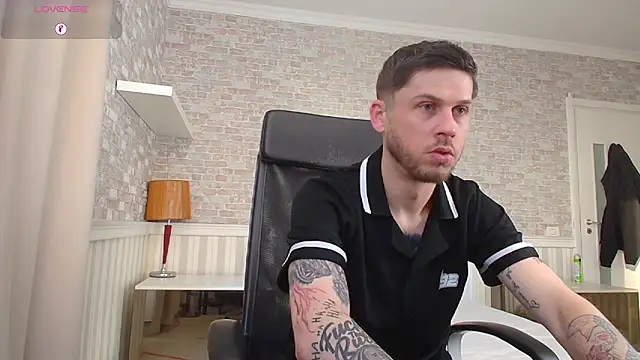 JonahShaw online show from April 28, 4:17 am