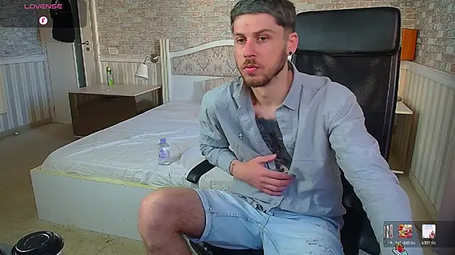 JonahShaw online show from June 13, 4:21 am