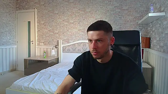 JonahShaw online show from June 25, 4:26 am