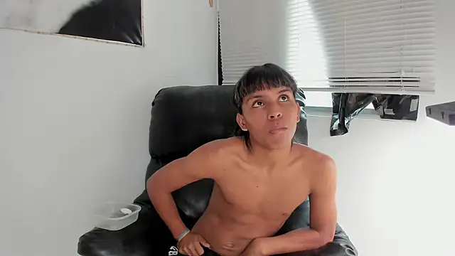 tyler twink boy online show from February 6, 2:03 pm