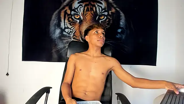 tyler twink boy online show from June 8, 1:12 pm