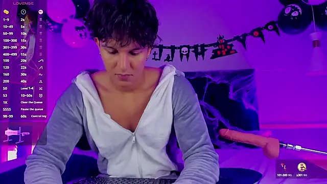 Snapshot of Leo_Savage_ chatting on October 15, 4:31 am Leo Savage online show from October 15, 4:31 am