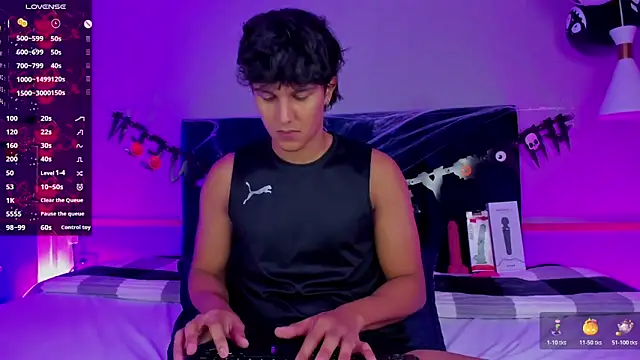 Snapshot of Leo_Savage_ chatting on October 31, 4:25 am Leo Savage online show from October 31, 4:25 am