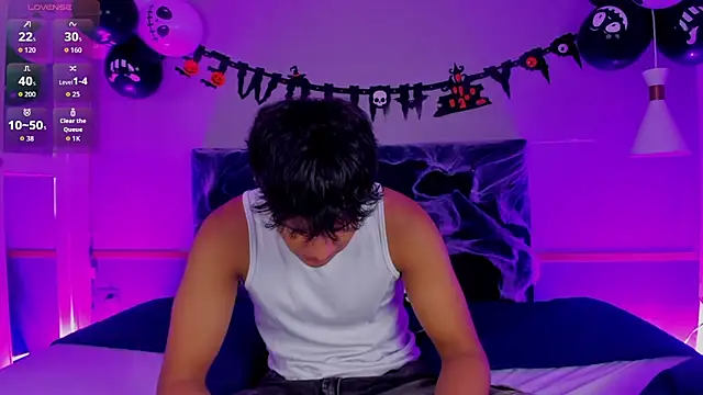 Snapshot of Leo_Savage_ chatting on October 14, 4:19 am Leo Savage online show from October 14, 4:19 am