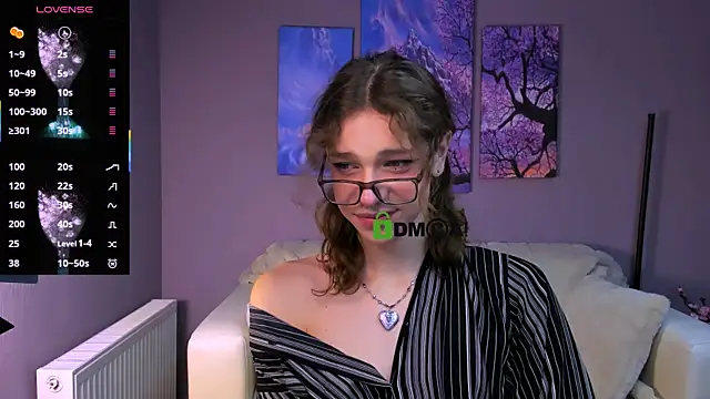 Snapshot of kevi_sunn chatting on October 7, 9:35 am kevi sunn online show from October 7, 9:35 am
