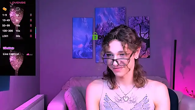 Snapshot of kevi_sunn chatting on October 8, 9:46 am kevi sunn online show from October 8, 9:46 am