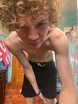 Snapshot of landen432 chatting on October 7, 6:12 pm landen432 online show from October 7, 6:12 pm