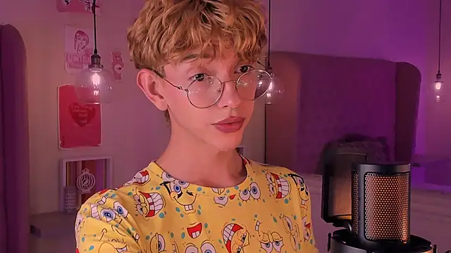 Snapshot of imDamiano chatting on October 18, 9:31 pm imDamiano online show from October 18, 9:31 pm