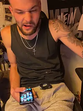 Snapshot of Mexxwell69 chatting on October 11, 3:32 am Mexxwell69 online show from October 11, 3:32 am