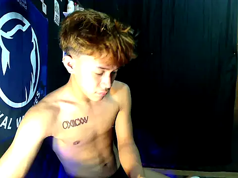 Snapshot of naughtyboyloy_0 chatting on October 22, 5:49 pm naughtyboyloy 0 online show from October 22, 5:49 pm