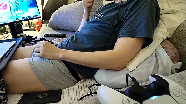 Breezydicksn online show from November 27, 6:11 pm