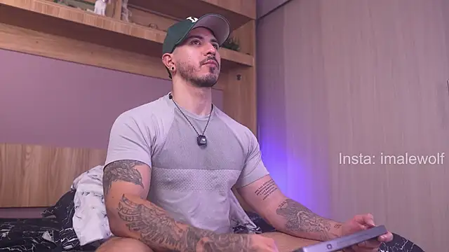 alejowolf online show from April 22, 3:24 am