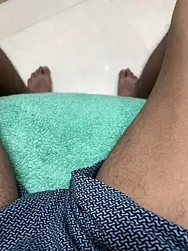 Johncockhot13690 online show from September 23, 7:35 pm