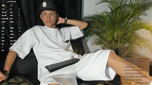 Snapshot of Daddy_Darcks chatting on October 4, 4:28 am Daddy Darcks online show from October 4, 4:28 am