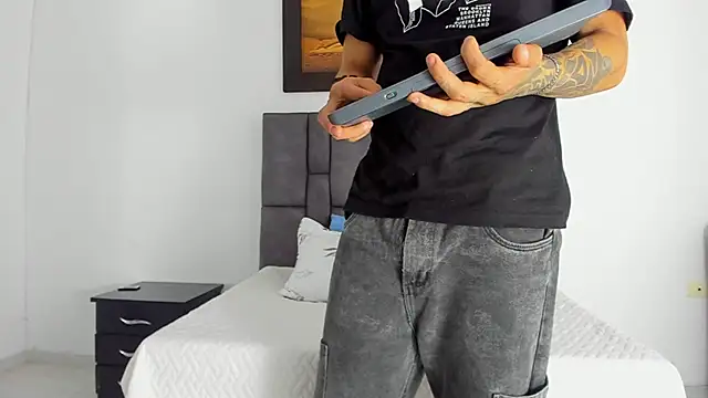 wyatt 3 online show from February 18, 12:25 pm