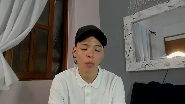 Snapshot of camillo_virgil chatting on September 21, 10:59 am camillo virgil online show from September 21, 10:59 am