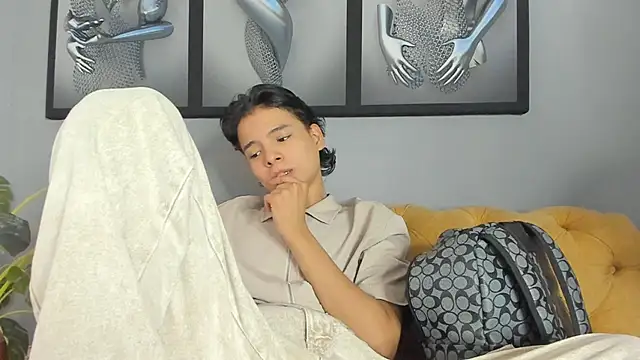 camillo virgil online show from December 15, 11:40 am