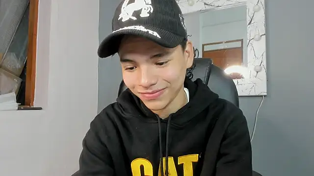 Snapshot of camillo_virgil chatting on October 6, 11:04 am camillo virgil online show from October 6, 11:04 am