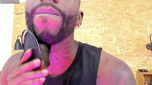 santiblack7 online show from October 15, 7:43 pm