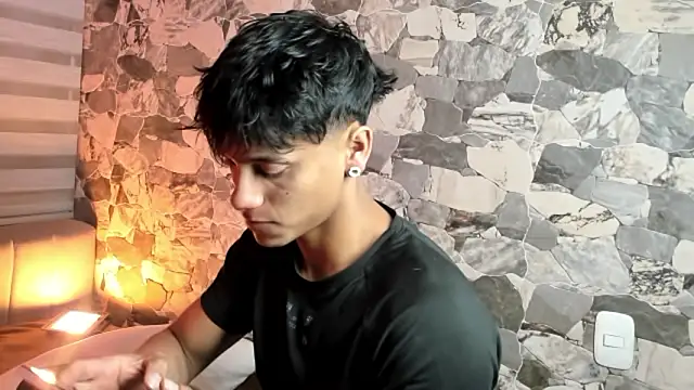 ZYZZ1312 online show from March 11, 5:47 am