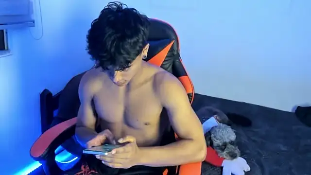 ZYZZ1312 online show from June 8, 2:34 am