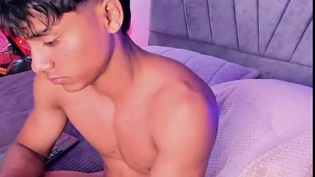 ZYZZ1312 online show from October 18, 5:51 pm