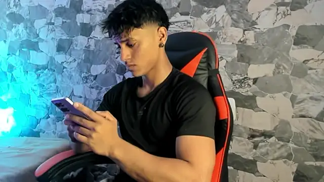 ZYZZ1312 online show from May 19, 2:01 pm