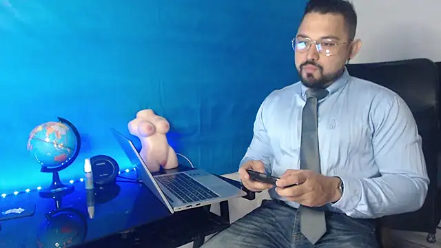 Felipe Quiroz1 online show from September 11, 12:15 pm
