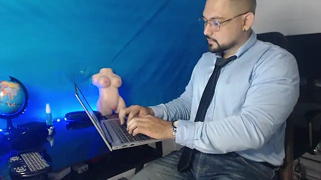 Felipe Quiroz1 online show from September 19, 12:49 pm