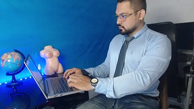 Felipe Quiroz1 online show from September 17, 12:39 pm