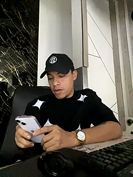 Snapshot of AlphaMasterXxx chatting on September 15, 2:51 pm AlphaMasterXxx online show from September 15, 2:51 pm