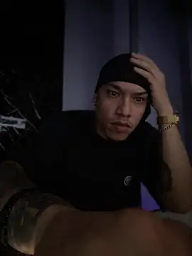 Snapshot of AlphaMasterXxx chatting on October 18, 7:24 am AlphaMasterXxx online show from October 18, 7:24 am