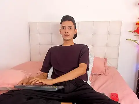 Snapshot of EithamDawson chatting on September 19, 2:50 pm EithamDawson online show from September 19, 2:50 pm