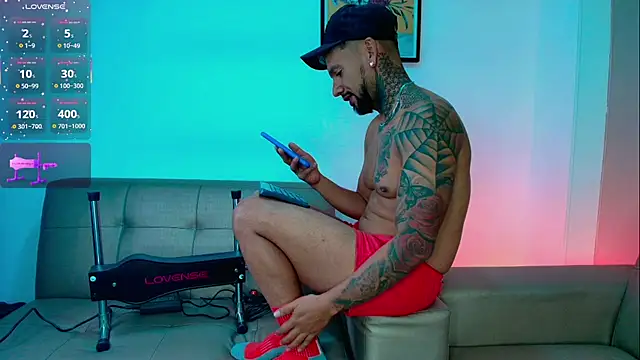 Valentiinoss online show from April 1, 11:13 pm