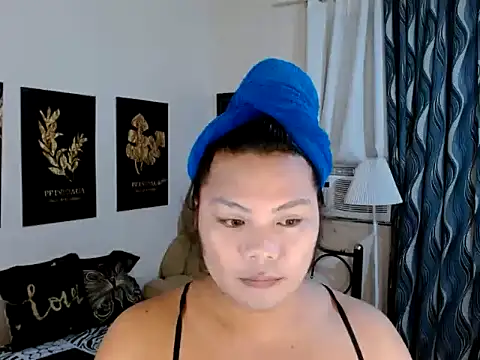 TSbrianaHugeCock online show from February 2, 4:26 pm