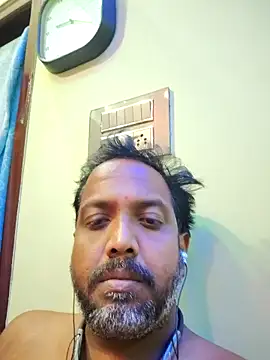 Snapshot of machoguyyy chatting on October 16, 3:42 pm machoguyyy online show from October 16, 3:42 pm