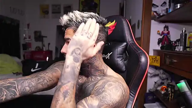 logan hugh8 online show from April 26, 8:01 am