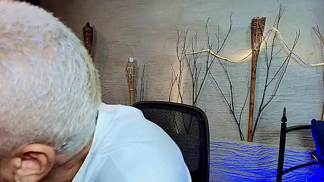 MarcusRain  online show from March 12, 4:09 am