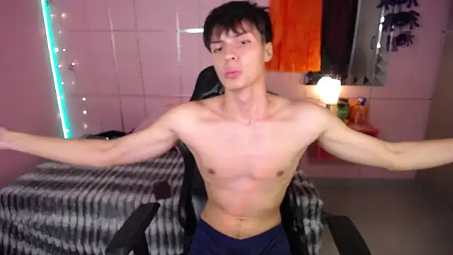 Justin gray  online show from October 27, 9:17 pm