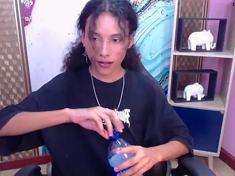 Andrew Landry online show from September 13, 8:32 pm