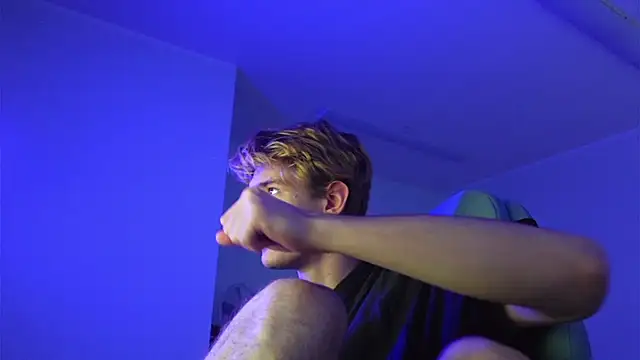 Logan Fraser online show from November 6, 1:58 pm